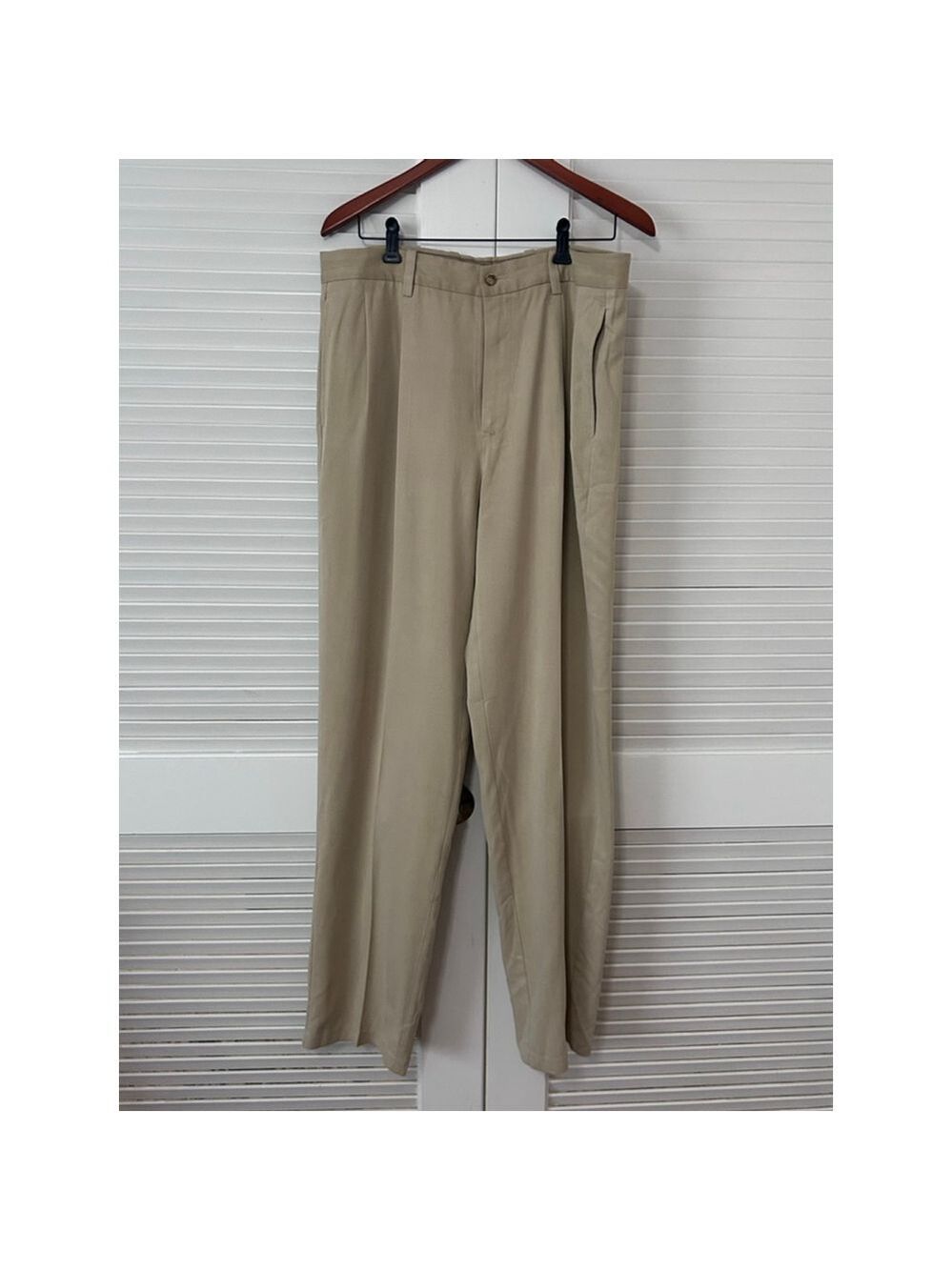Tommy Bahama 100% Silk Pleated Dress Pants Beige 36 Herringbone - Picture 2 of 10